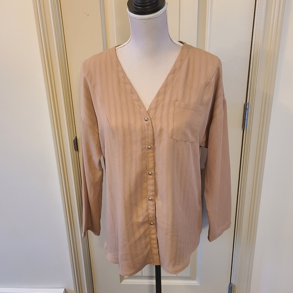 Against Nudity Montrèal Button Down Blouse - Picture 1 of 10